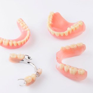 The types of dentures 