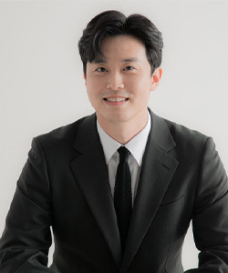 Headshot of Dr. Jun Son